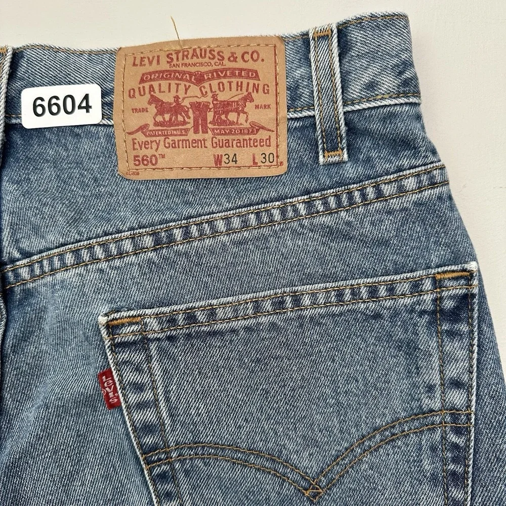 VTG Levi's 560 Loose taper Jeans Men's 34x32 Light Blue Denim Baggy Y2K Colombia